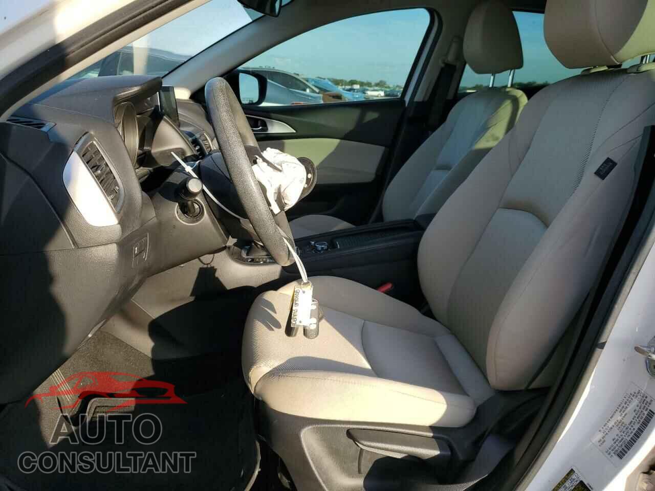 MAZDA 3 2017 - 3MZBN1K75HM102619