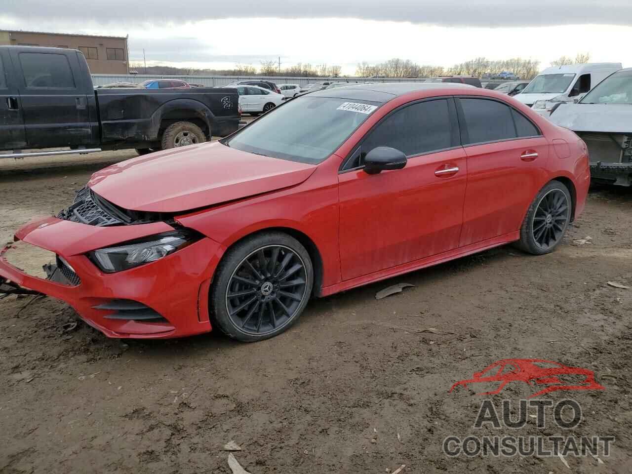 MERCEDES-BENZ A-CLASS 2019 - WDD3G4EB8KW023316