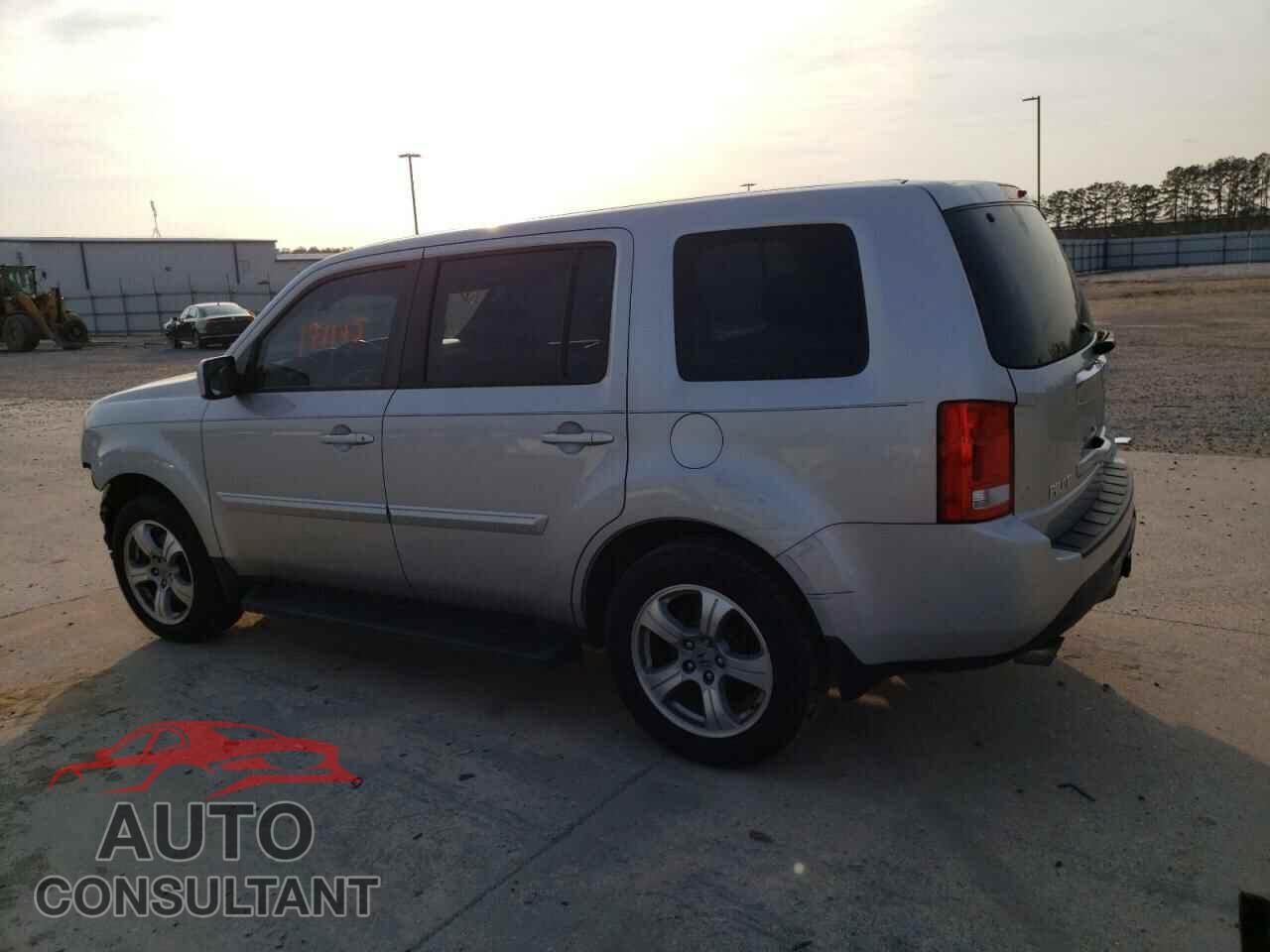 HONDA PILOT 2015 - 5FNYF3H51FB022201