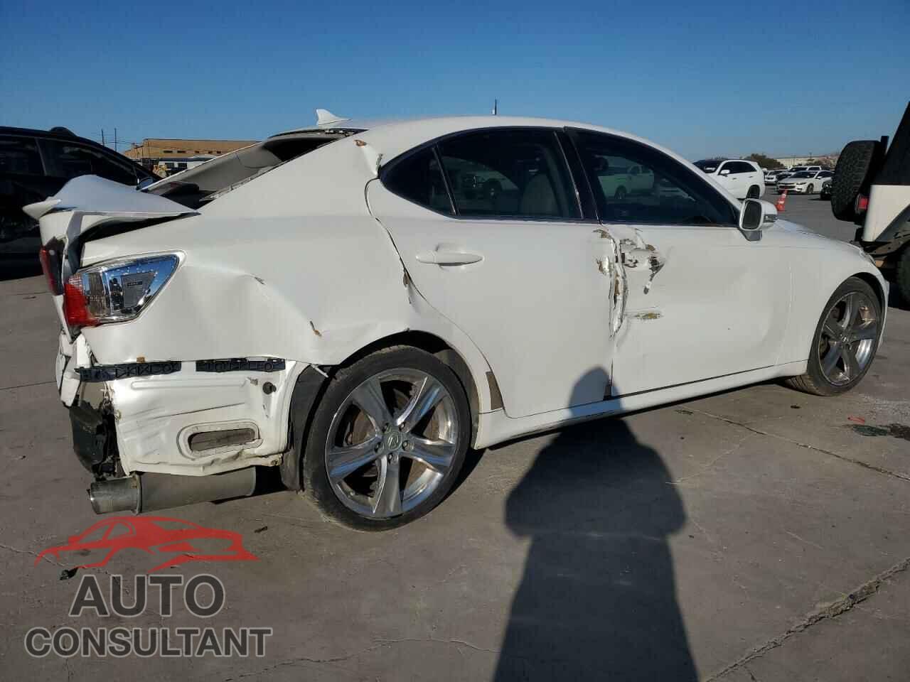 LEXUS IS 2011 - JTHBF5C21B5144016