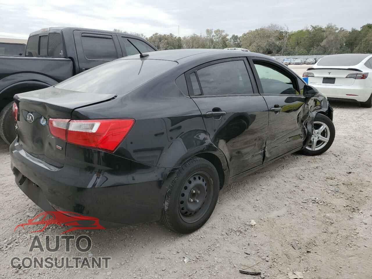 KIA RIO 2017 - KNADM4A3XH6037651