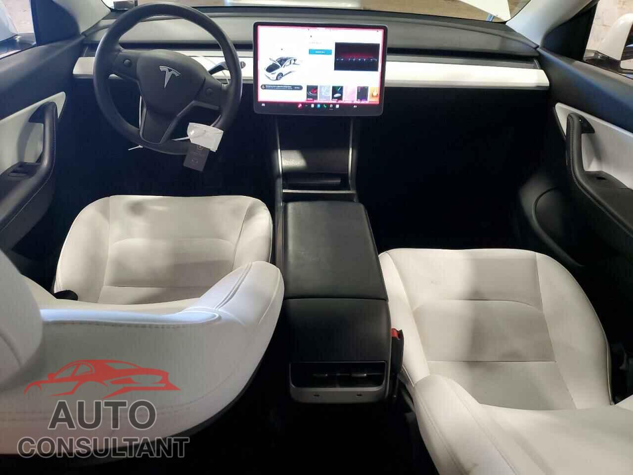 TESLA MODEL Y 2021 - 5YJYGDEEXMF062992