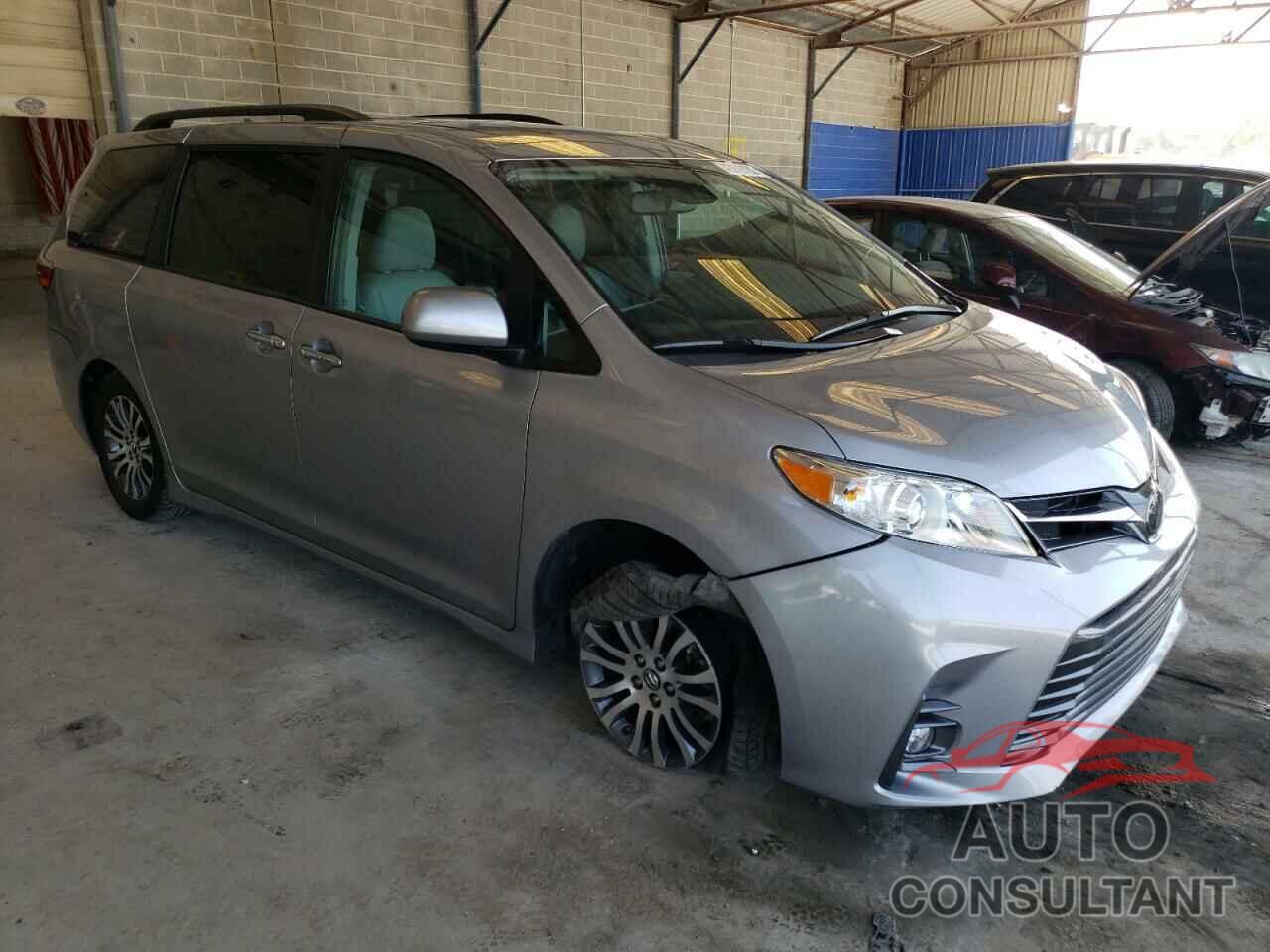 TOYOTA SIENNA 2018 - 5TDYZ3DC7JS908362