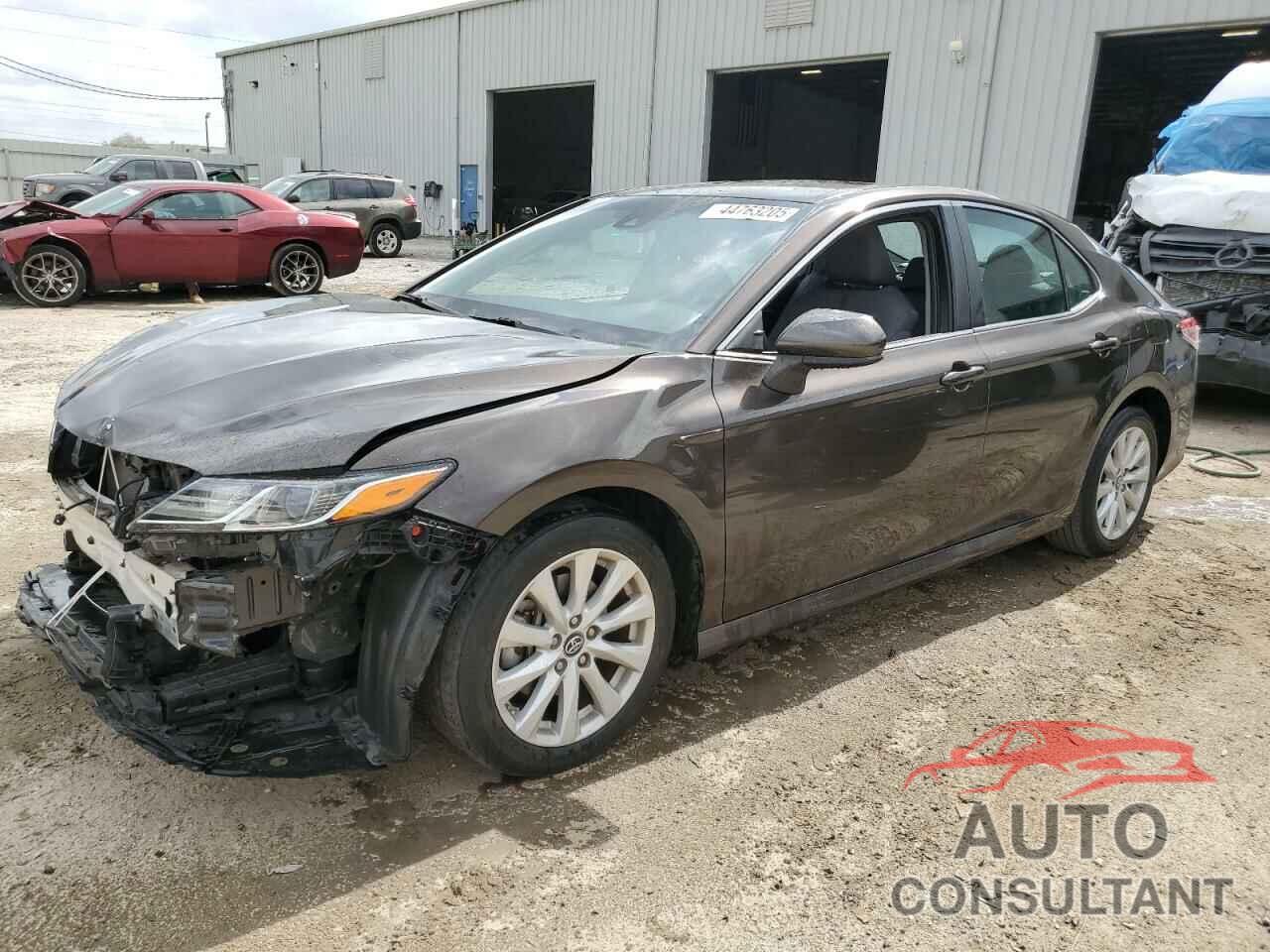 TOYOTA CAMRY 2018 - 4T1B11HK8JU608243