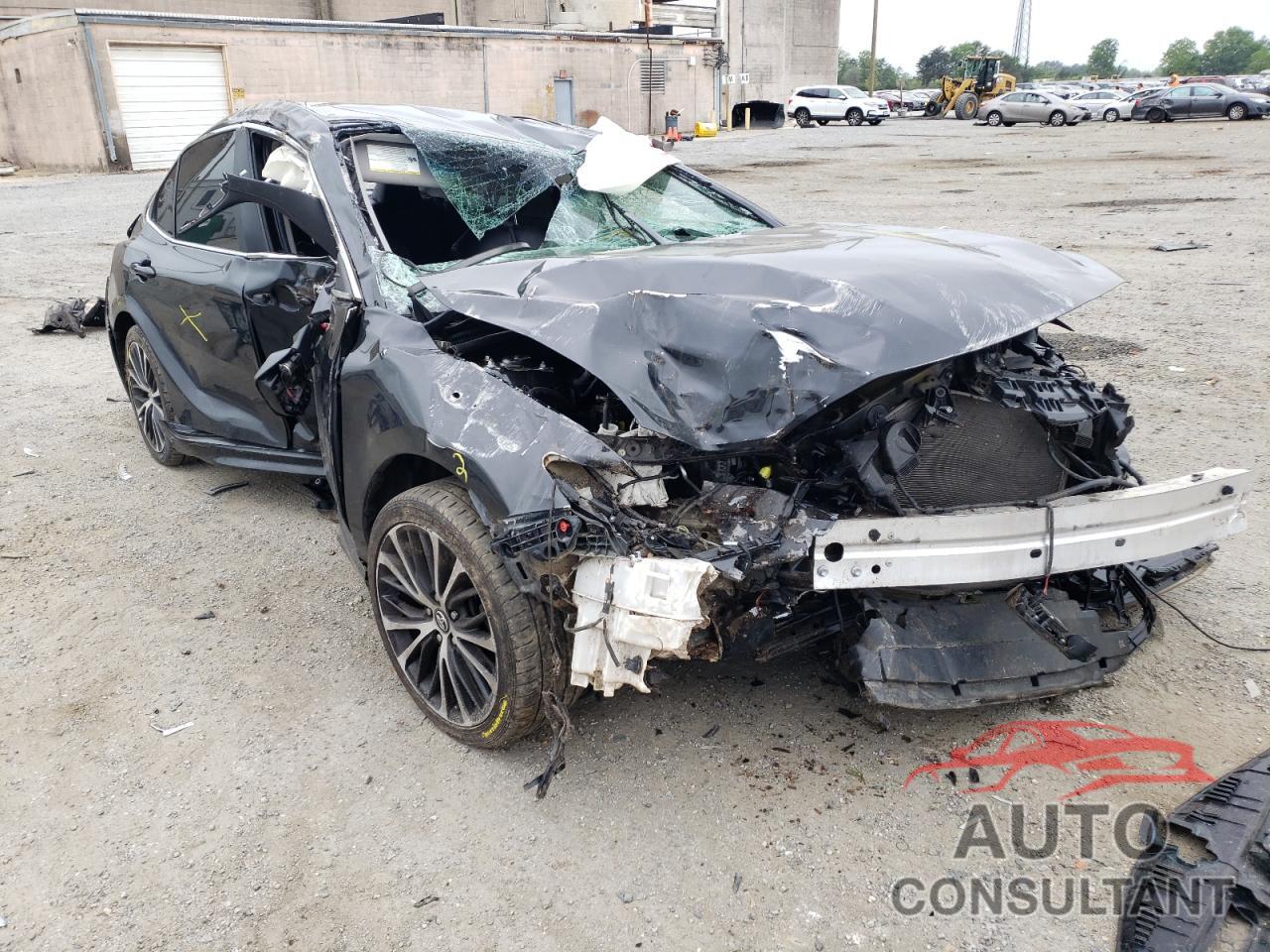 TOYOTA CAMRY 2018 - 4T1B11HK5JU097400