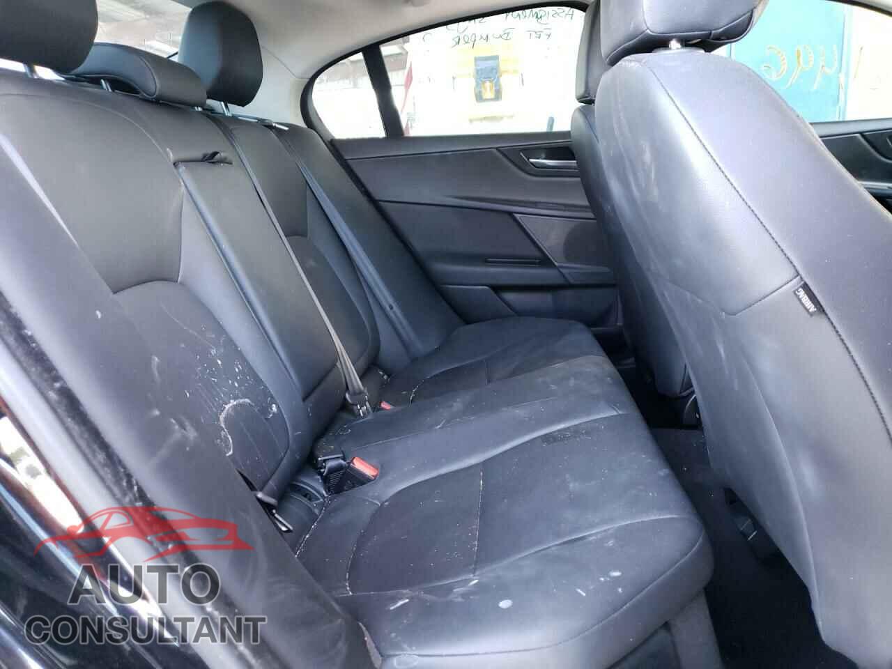 JAGUAR XE 2017 - SAJAR4BG5HA972700
