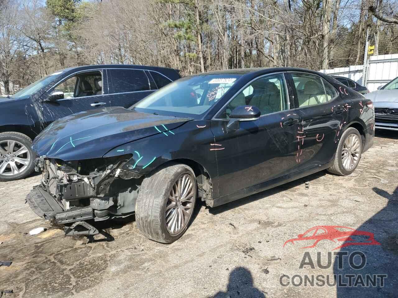 TOYOTA CAMRY 2018 - 4T1B11HK5JU008344