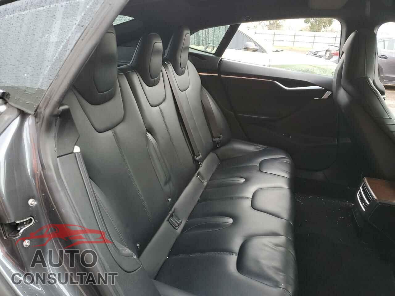 TESLA MODEL S 2016 - 5YJSA1E27GF151001