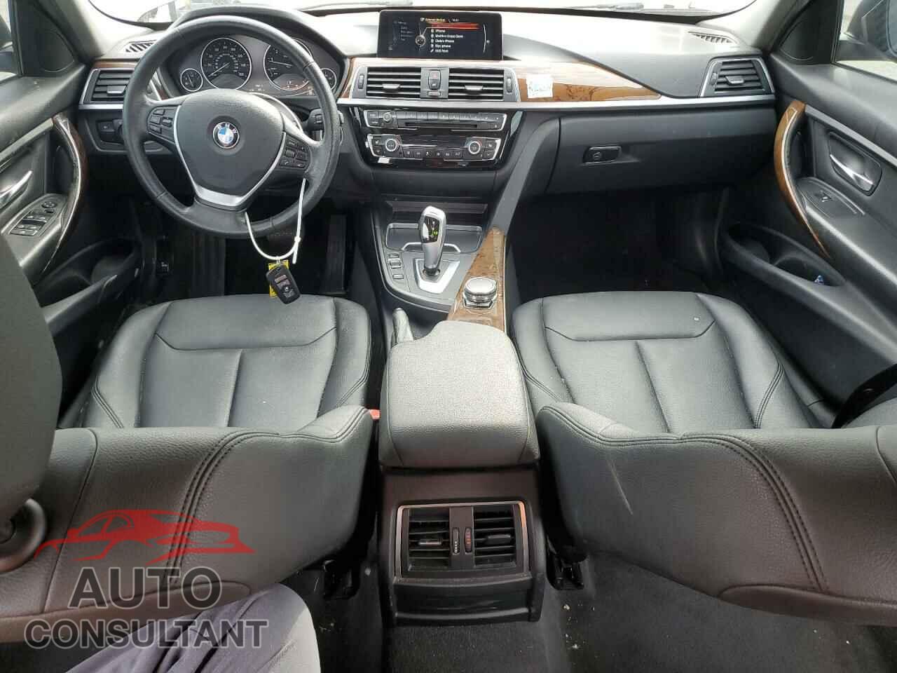 BMW 3 SERIES 2016 - WBA8E5G50GNU19964