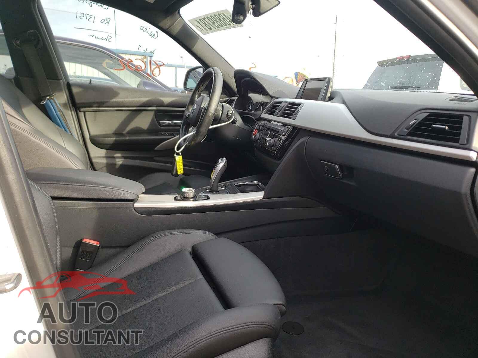 BMW 3 SERIES 2016 - WBA8E1G54GNU10371