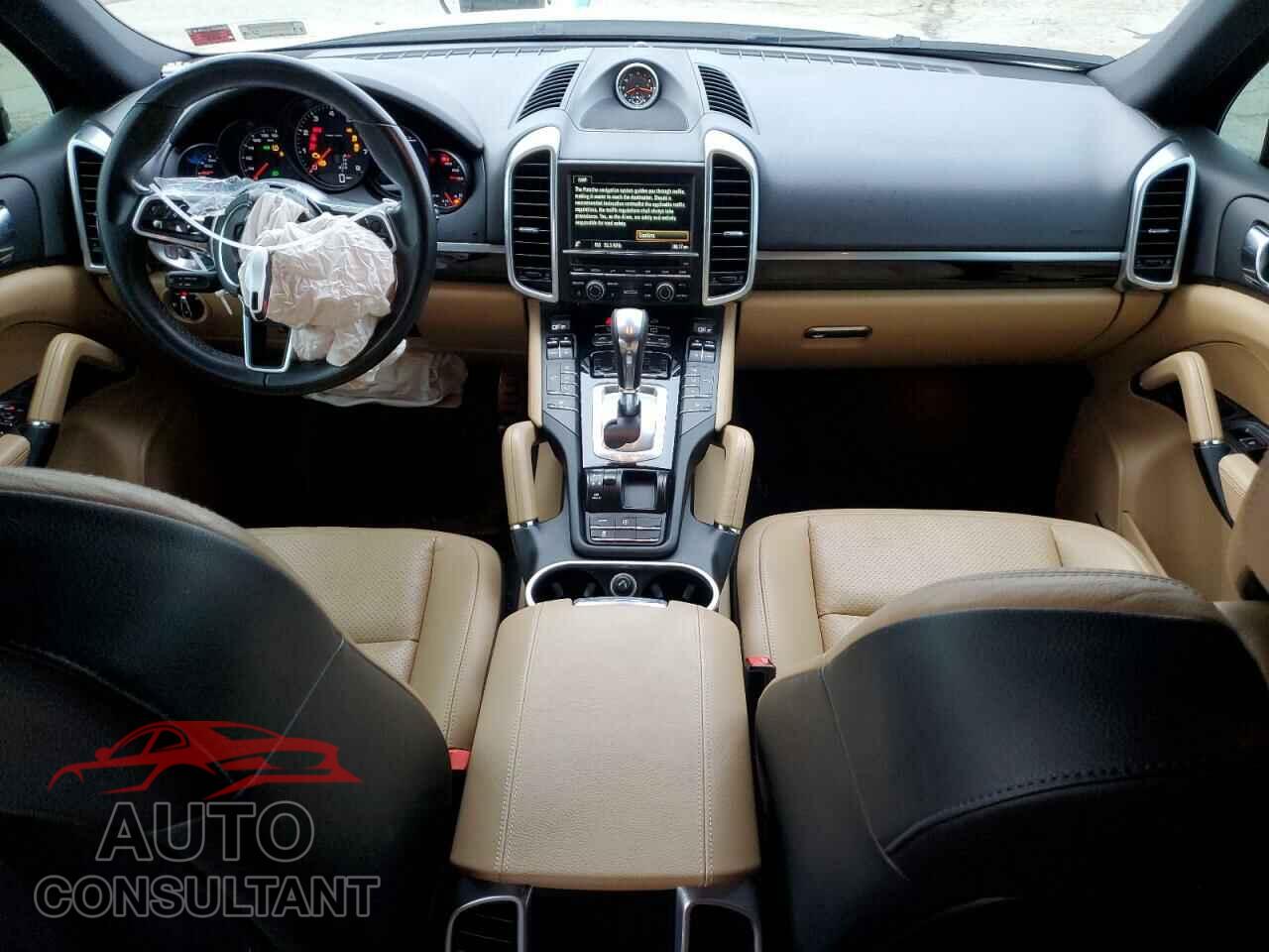 PORSCHE CAYENNE 2016 - WP1AA2A24GKA13277