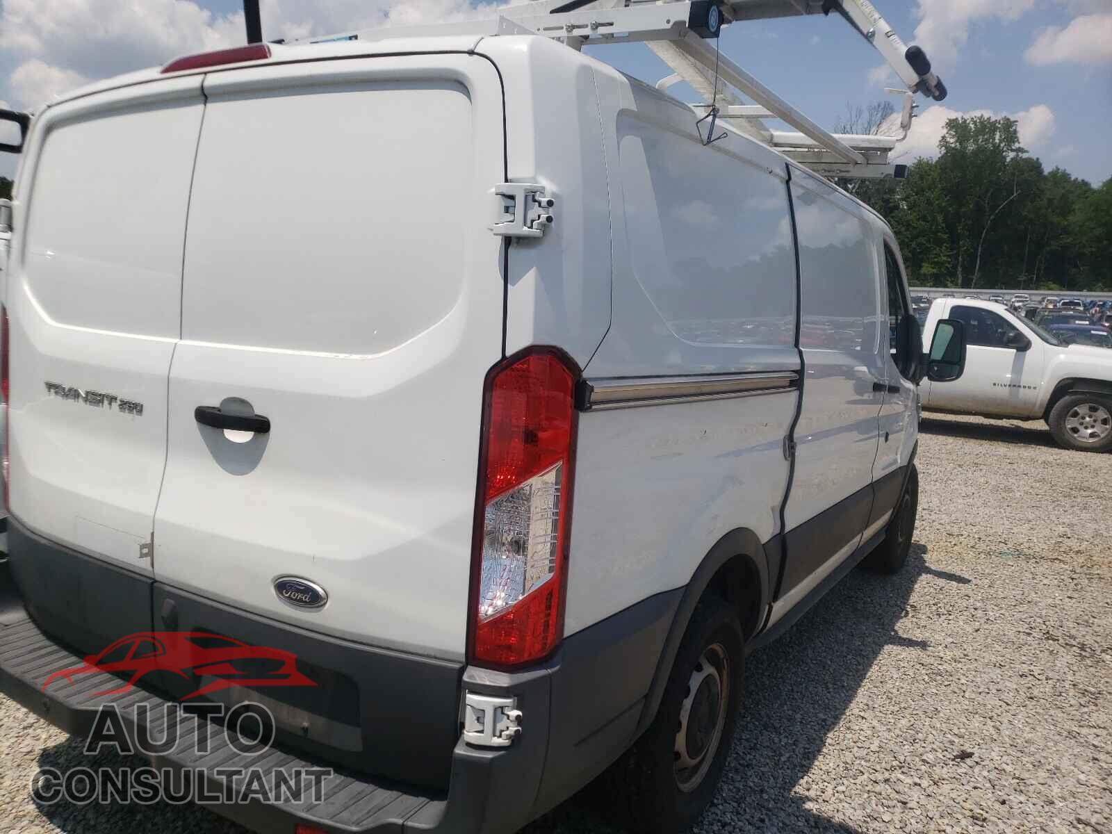 FORD TRANSIT CO 2017 - 1FTYR1YM8HKA51123