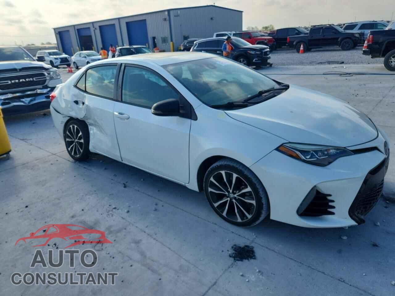TOYOTA COROLLA 2017 - 5YFBURHE2HP642996