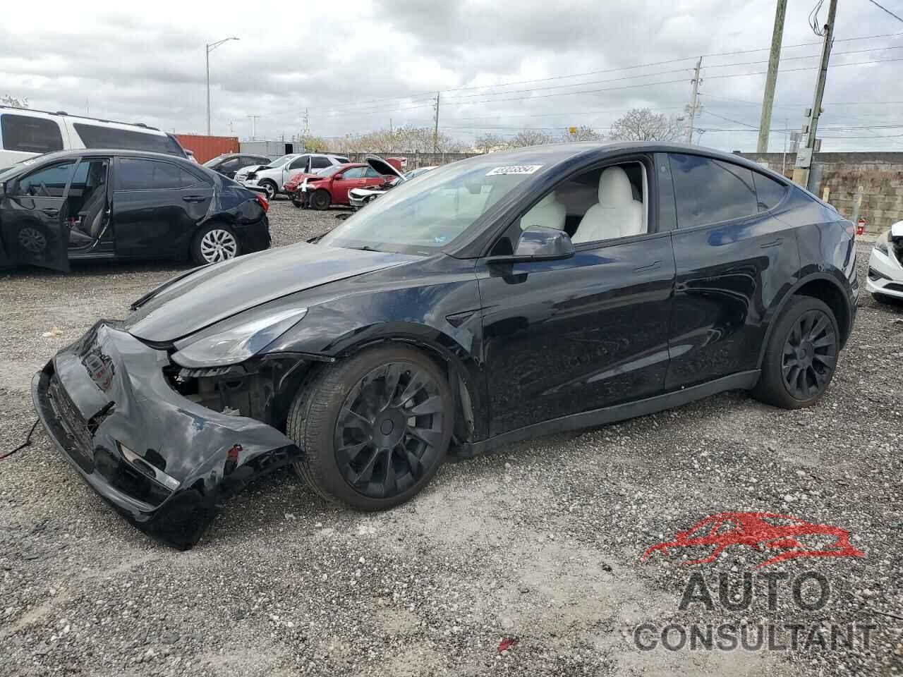 TESLA MODEL Y 2023 - 7SAYGAEEXPF770391