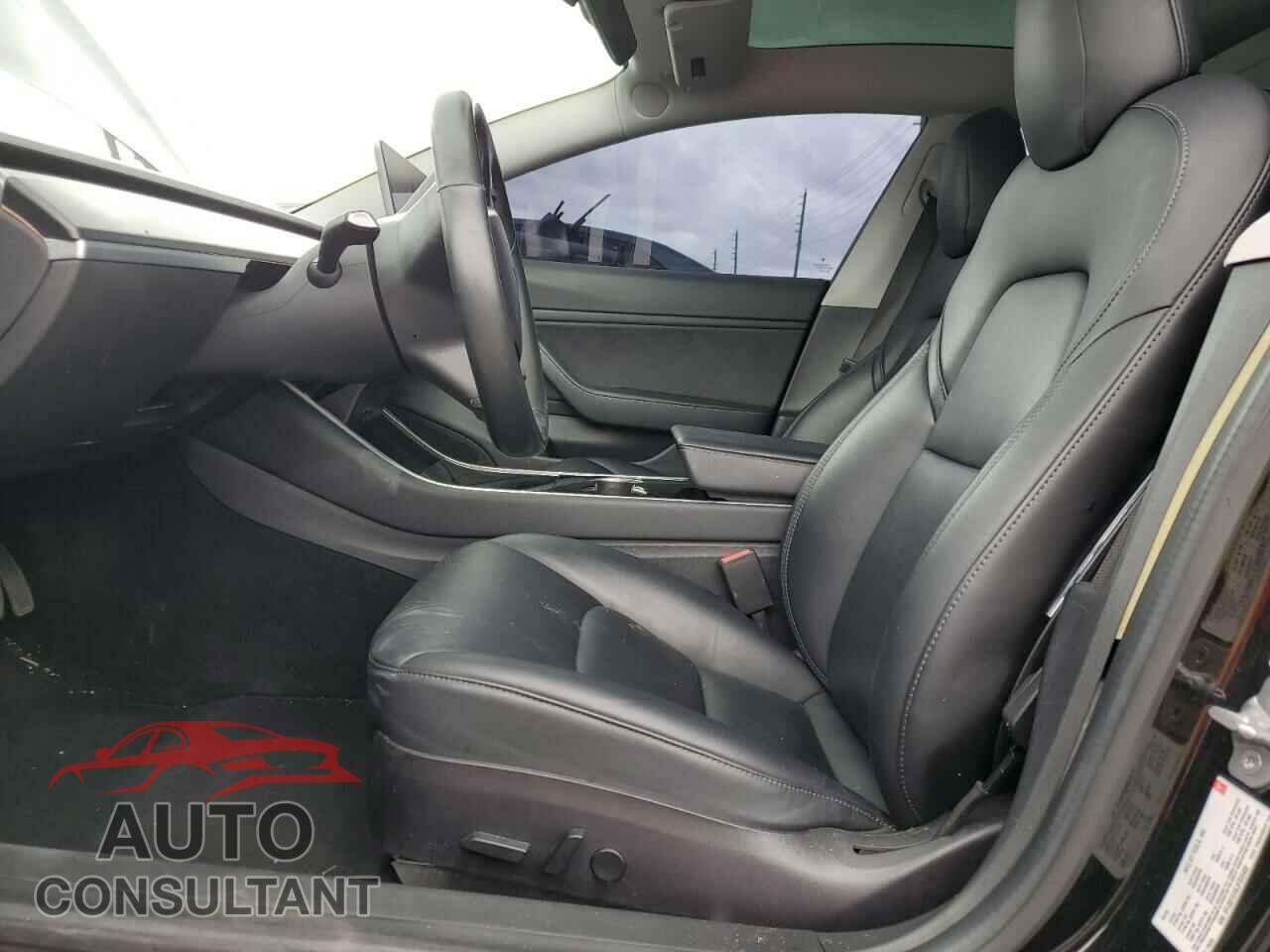 TESLA MODEL 3 2018 - 5YJ3E1EAXJF025402