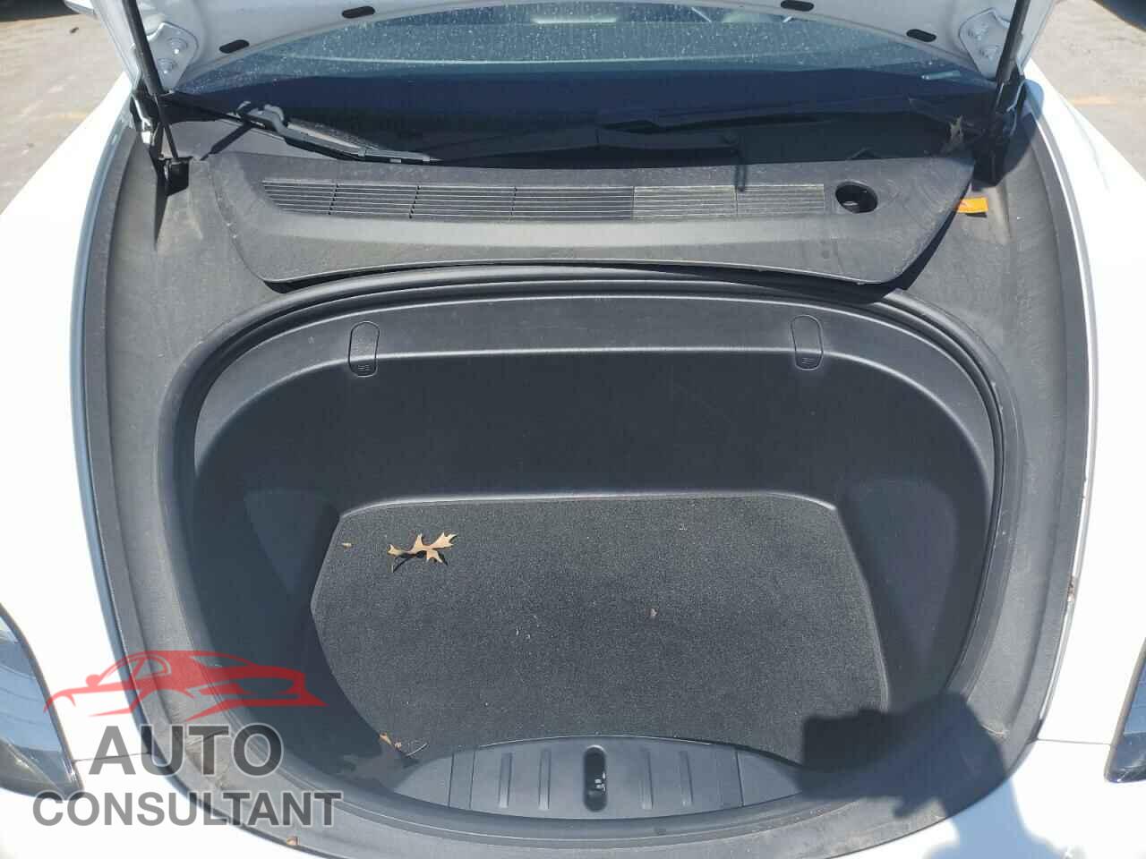 TESLA MODEL 3 2018 - 5YJ3E1EB7JF106575
