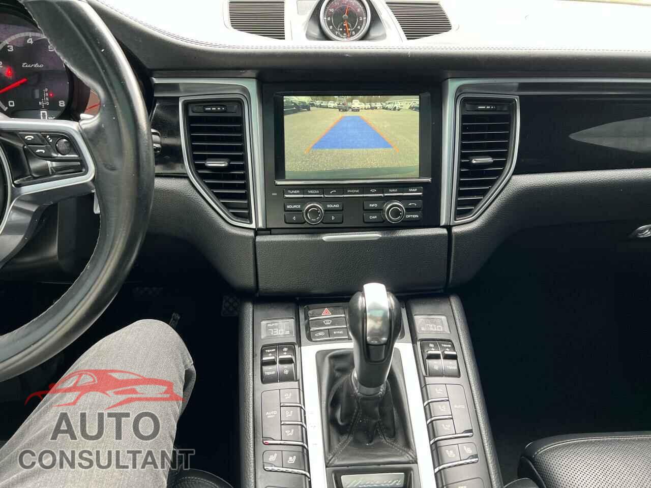 PORSCHE MACAN 2016 - WP1AF2A55GLB92287