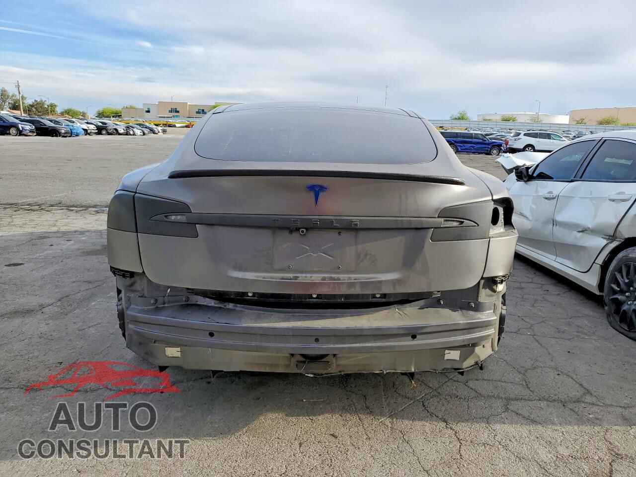 TESLA MODEL S 2015 - 5YJSA1E16FF111966