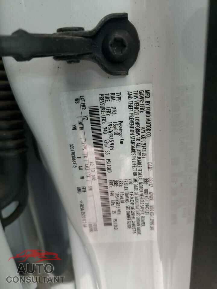 FORD FOCUS 2017 - 1FADP3E29HL240575