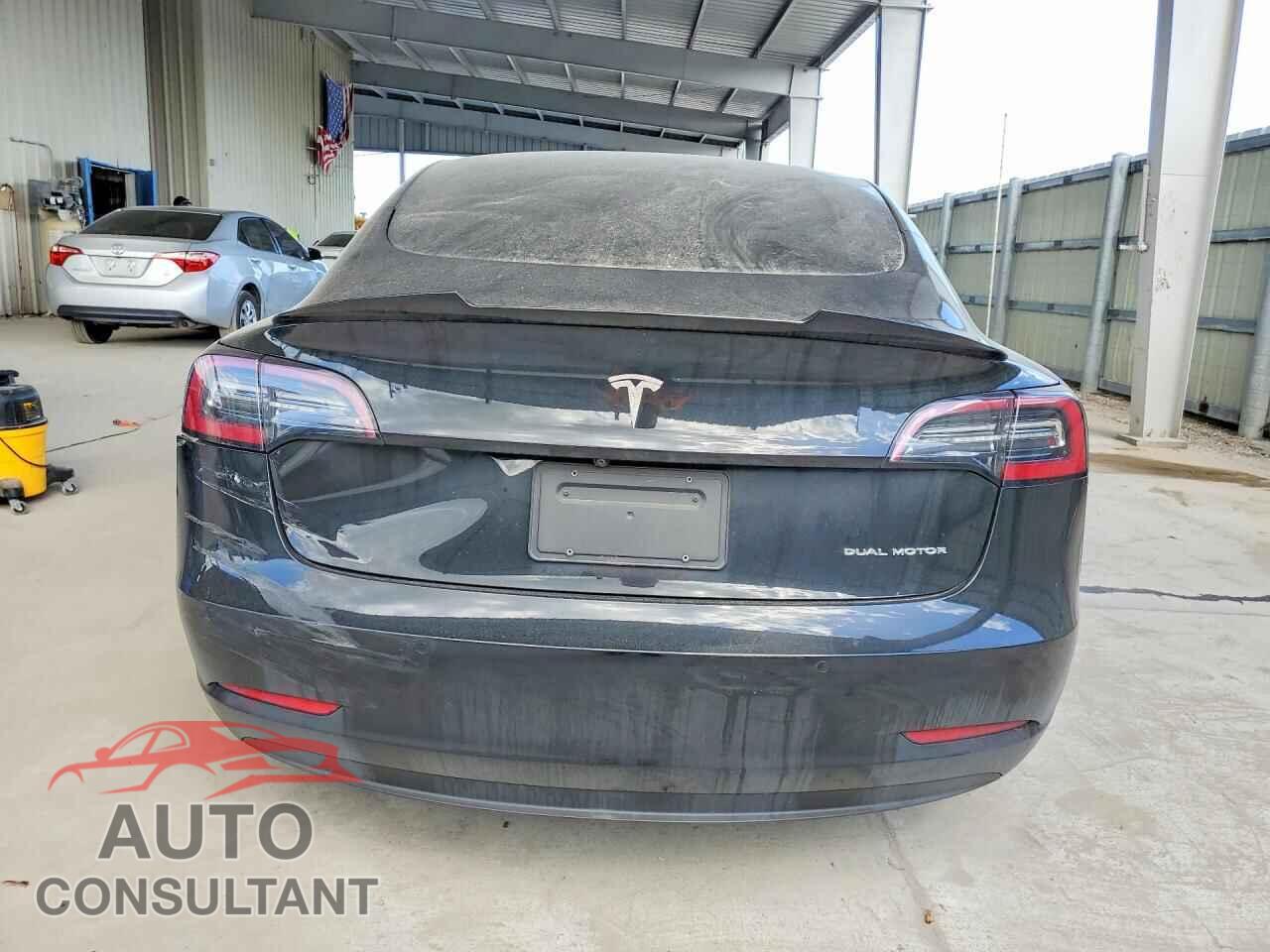 TESLA MODEL 3 2021 - 5YJ3E1EB2MF061016