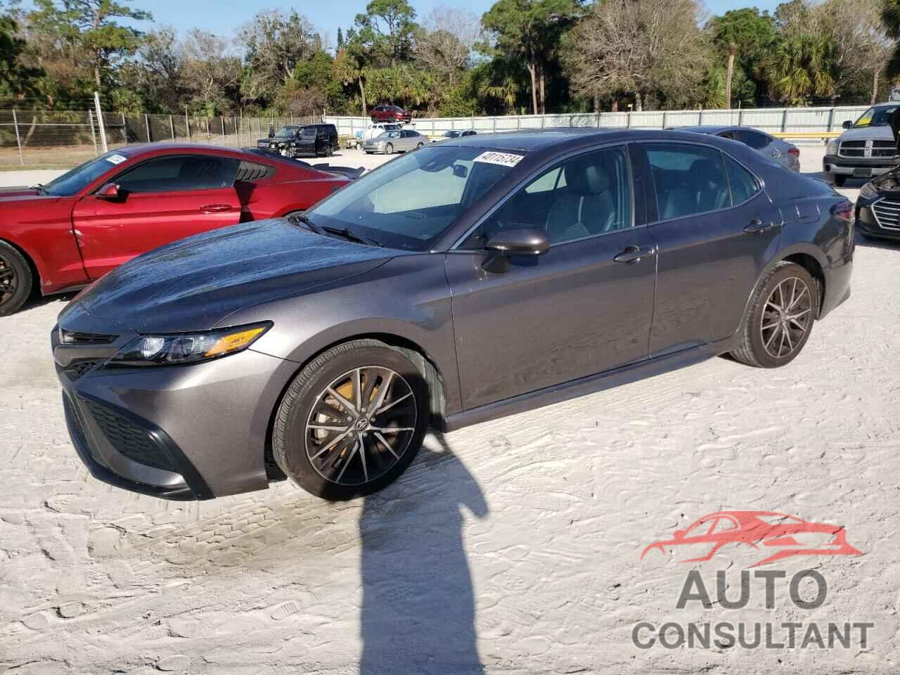 TOYOTA CAMRY 2021 - 4T1G11AK1MU443088