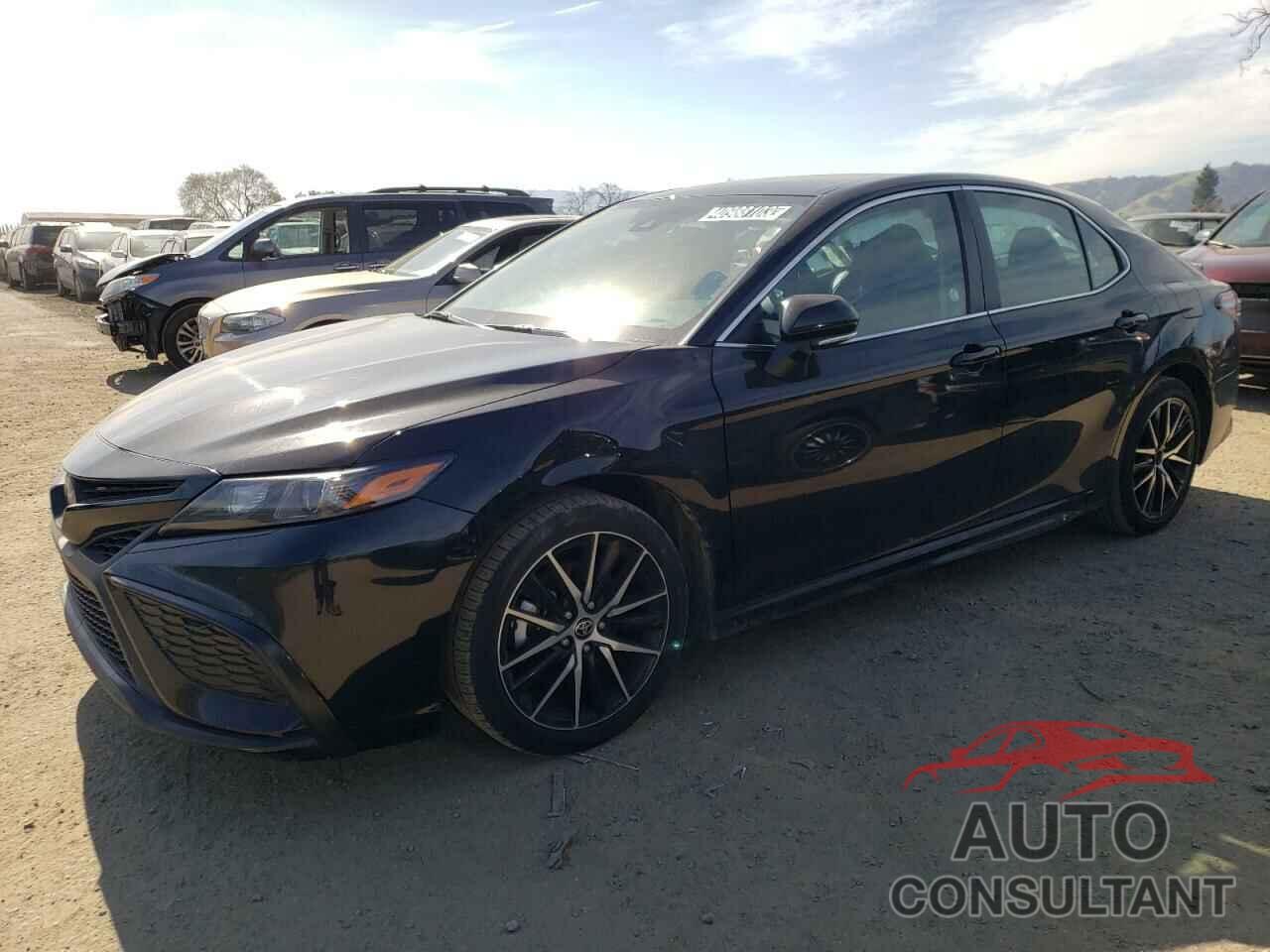 TOYOTA CAMRY 2022 - 4T1G11AK3NU630950