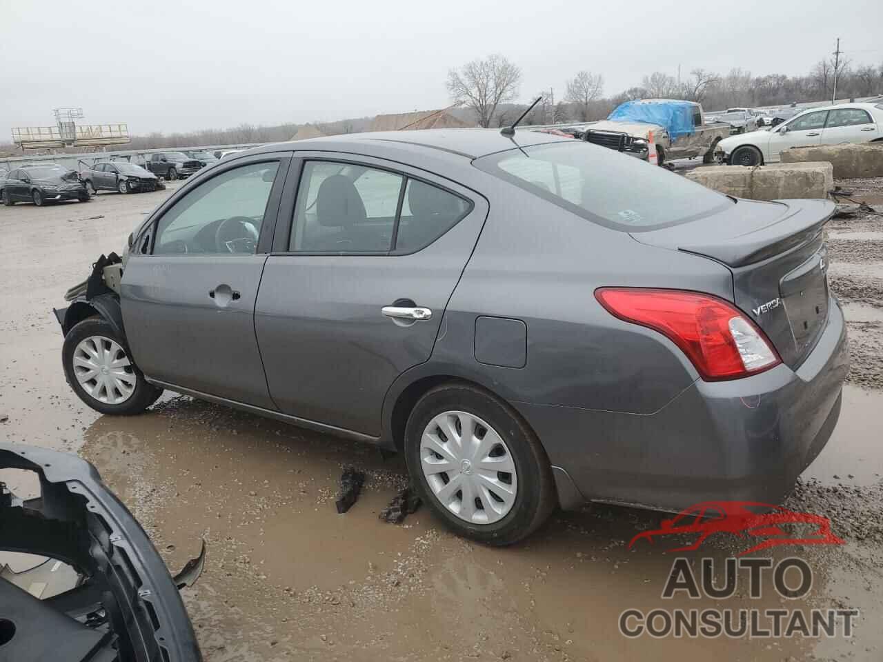 NISSAN VERSA 2018 - 3N1CN7AP0JL881941