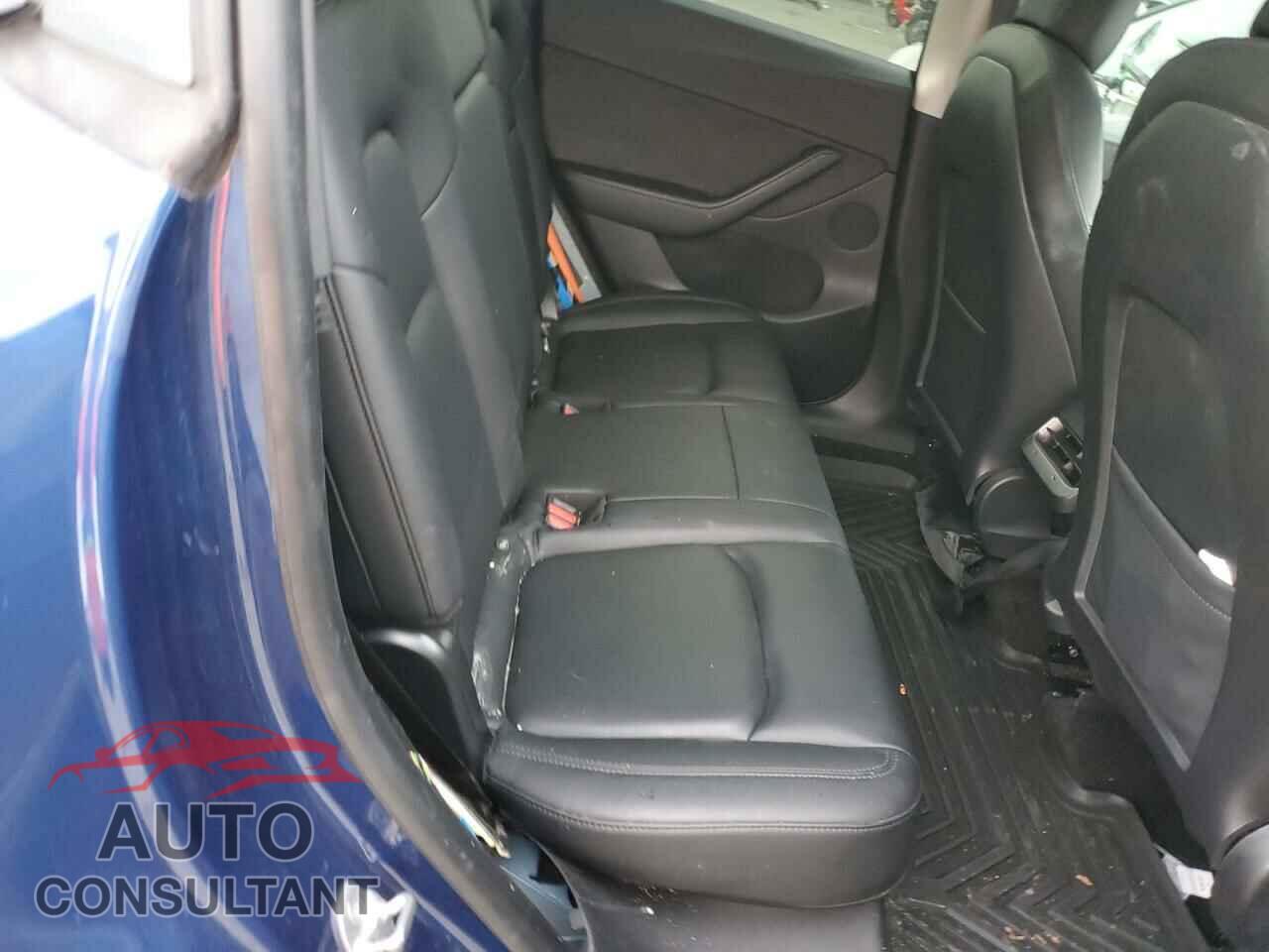 TESLA MODEL Y 2021 - 5YJYGDEE2MF095923