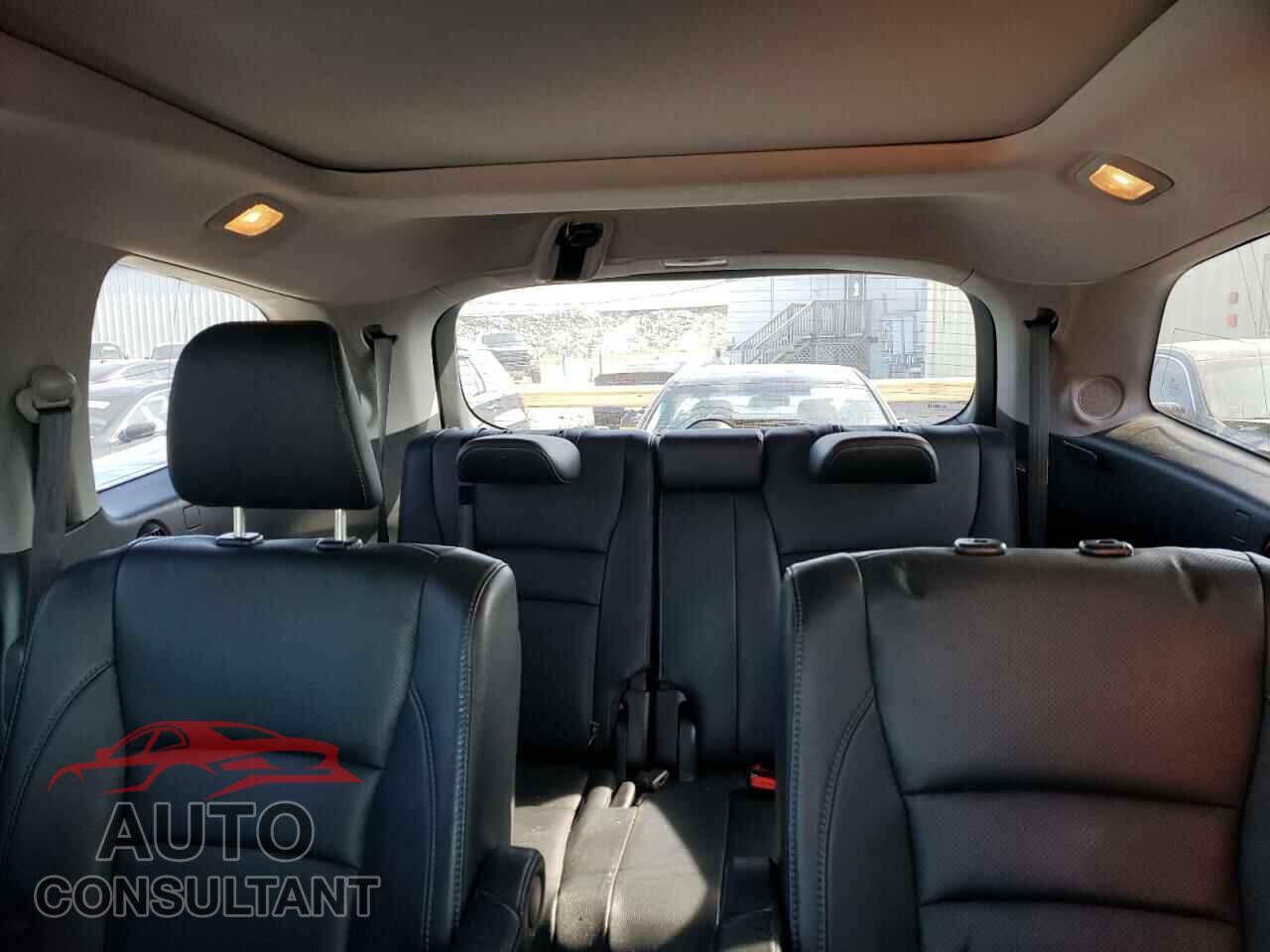 HONDA PILOT 2017 - 5FNYF6H07HB031848