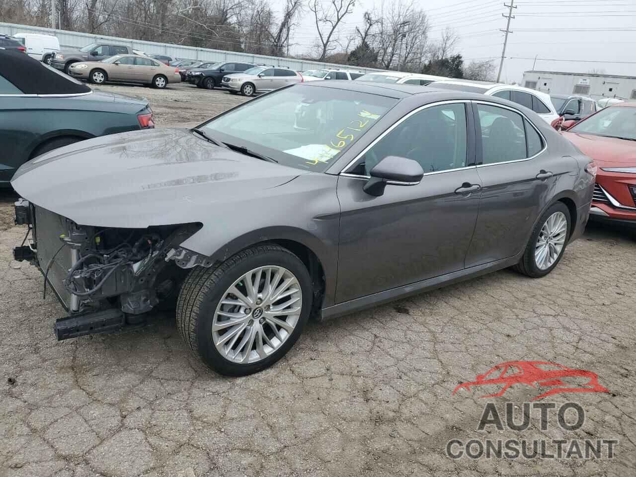 TOYOTA CAMRY 2018 - 4T1B11HK3JU057574
