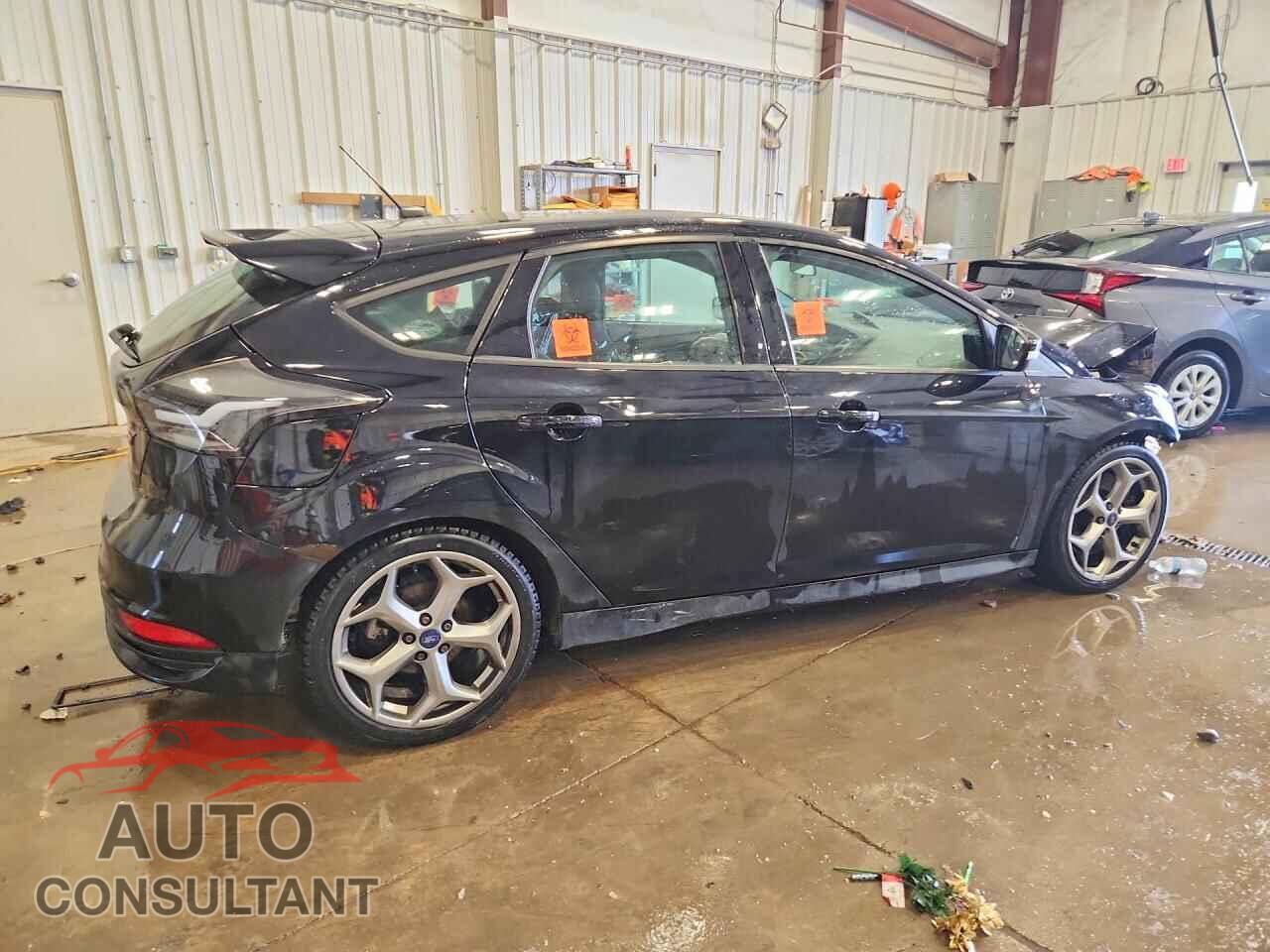 FORD FOCUS 2017 - 1FADP3L99HL245324