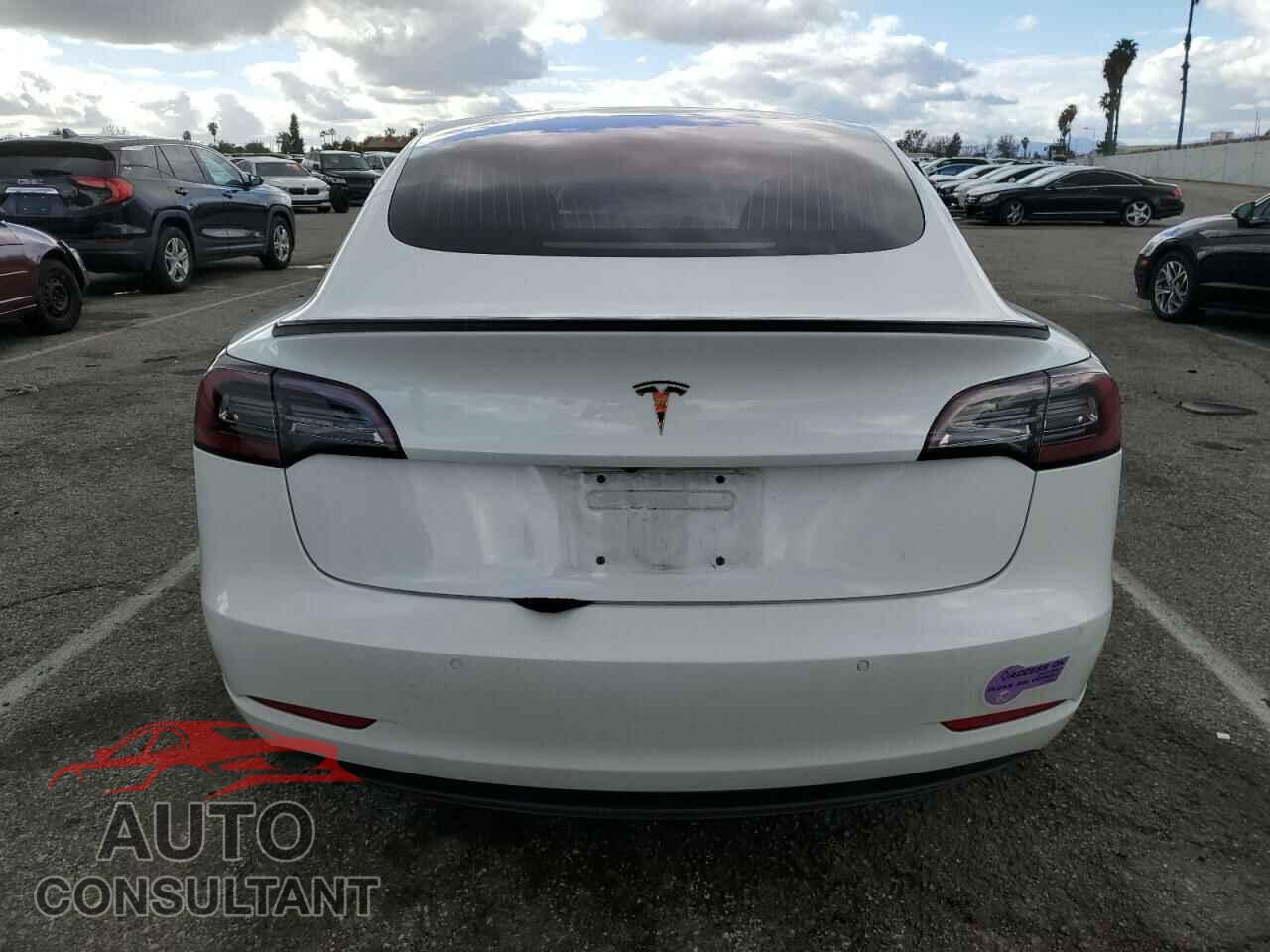 TESLA MODEL 3 2018 - 5YJ3E1EA2JF098750