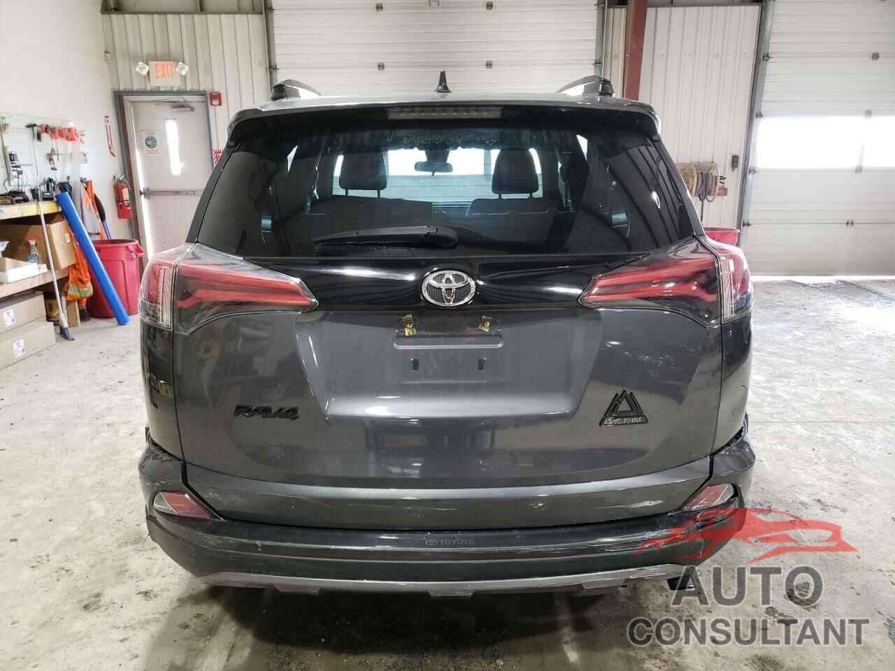 TOYOTA RAV4 2018 - 2T3RFREV6JW770103