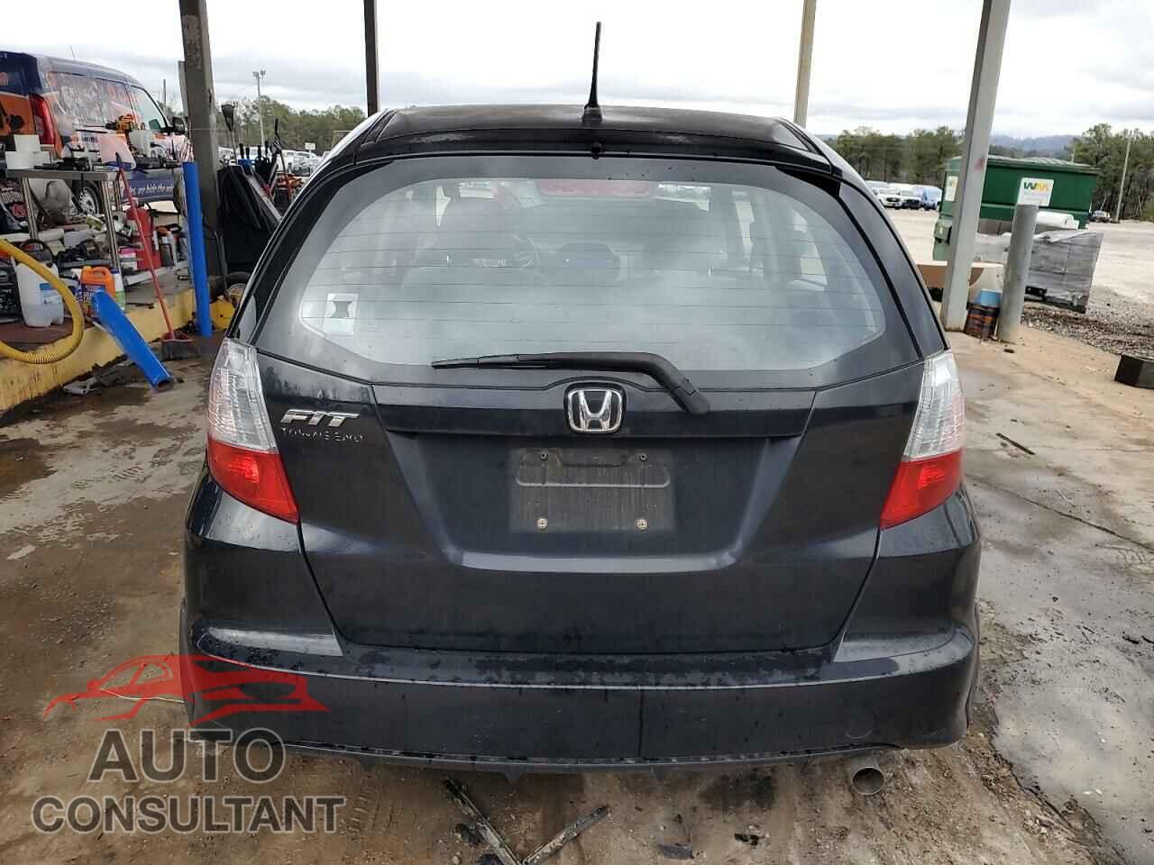 HONDA FIT 2013 - JHMGE8H39DC018061