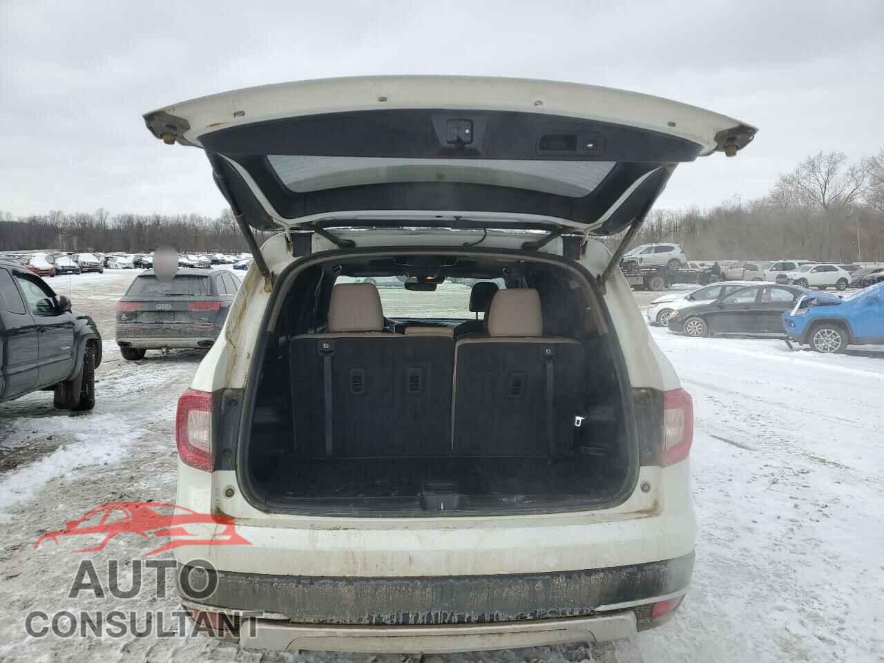 HONDA PILOT 2020 - 5FNYF6H6XLB017357
