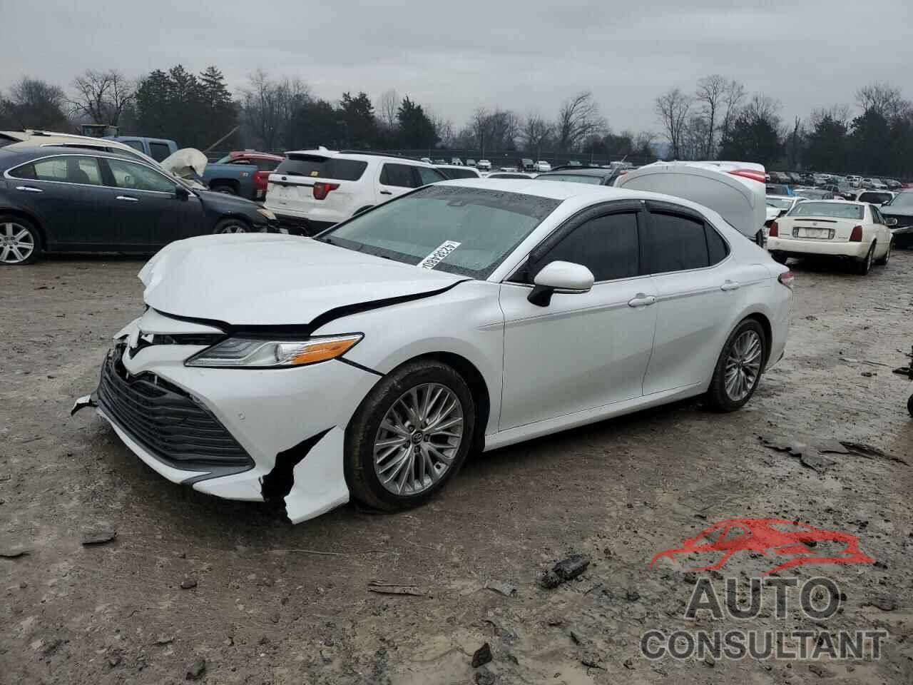 TOYOTA CAMRY 2018 - 4T1B11HK6JU056242