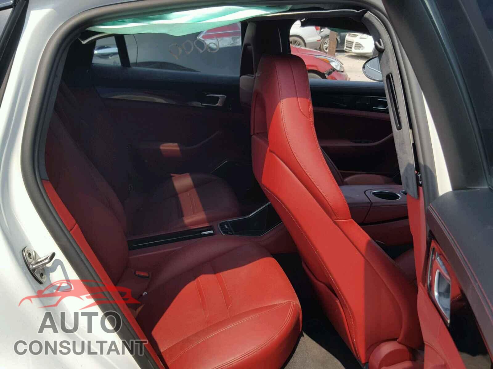 PORSCHE PANAMERA 2017 - WP0AF2A7XHL153313