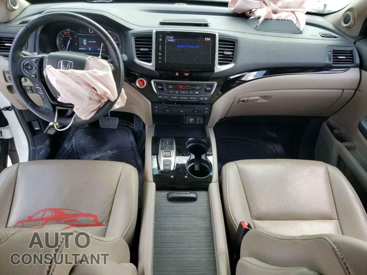 HONDA PILOT 2017 - 5FNYF6H03HB104908