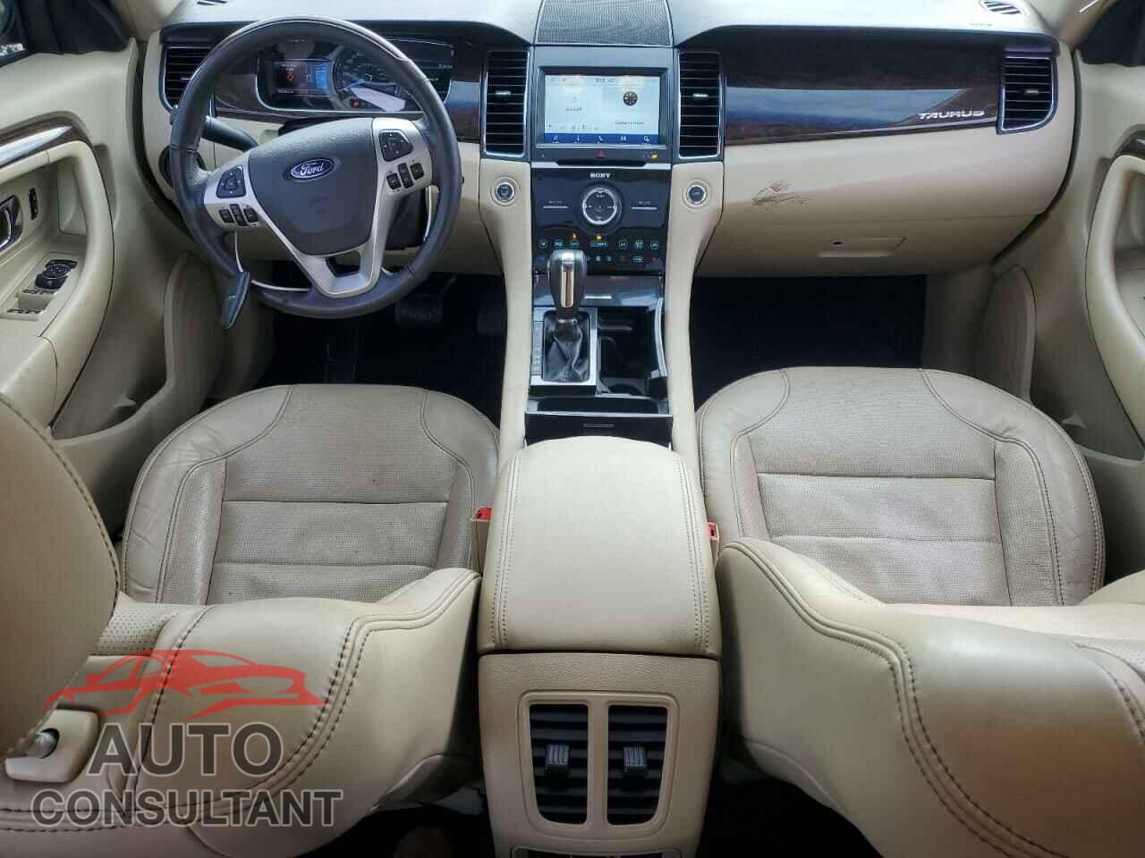 FORD TAURUS 2018 - 1FAHP2F85JG116431