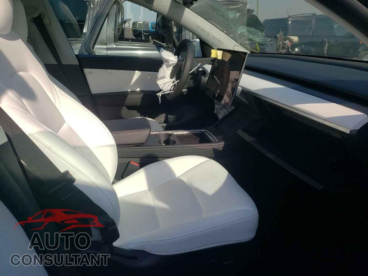 TESLA MODEL Y 2022 - 7SAYGAEEXNF330295