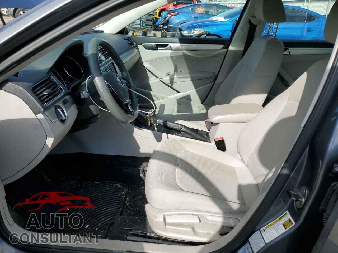 VOLKSWAGEN PASSAT 2016 - 1VWAT7A31GC032703