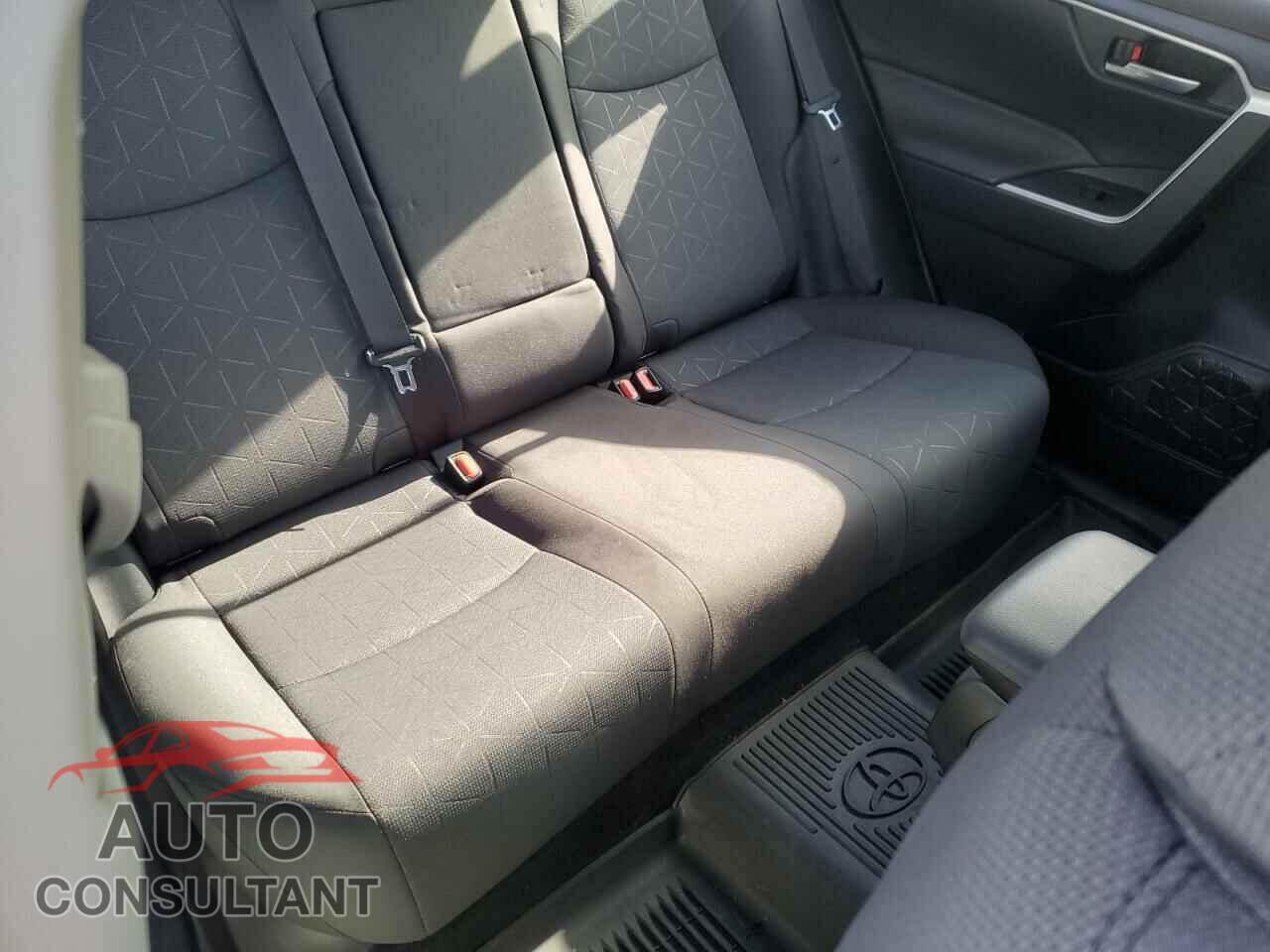 TOYOTA RAV4 2019 - JTMP1RFV2KD019714