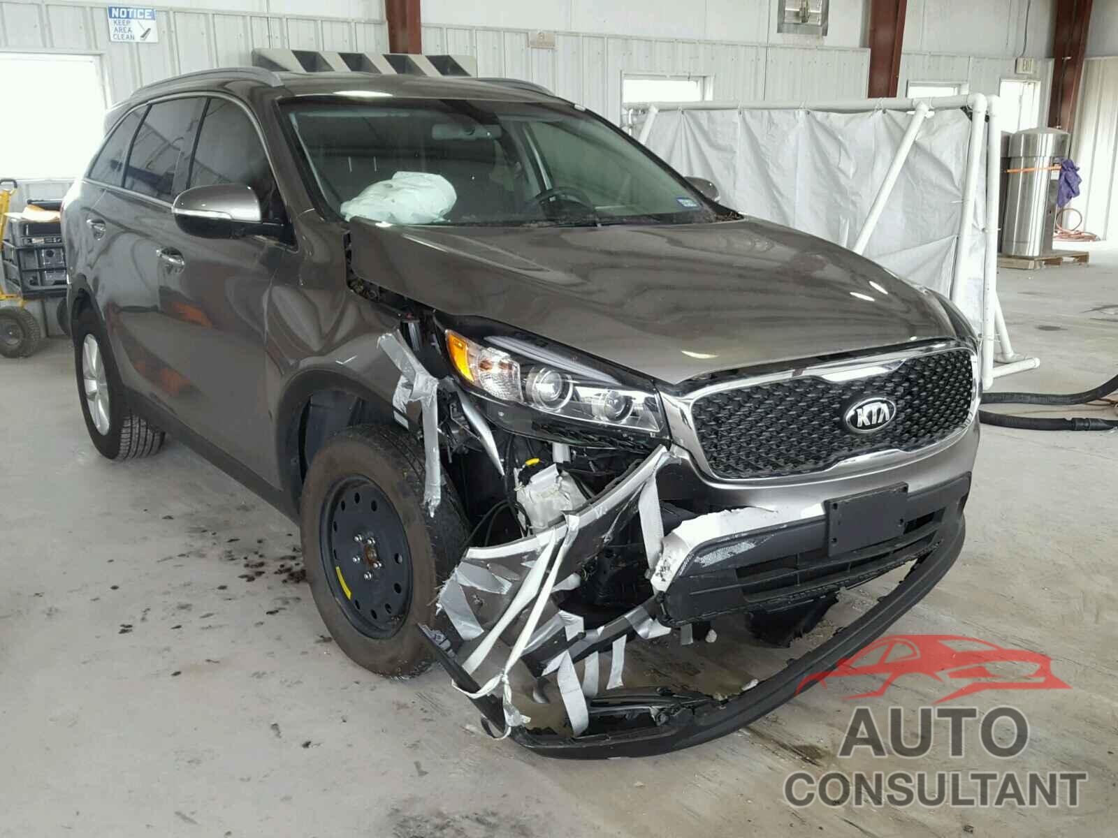 KIA SORENTO LX 2017 - 5XYPG4A31HG261847