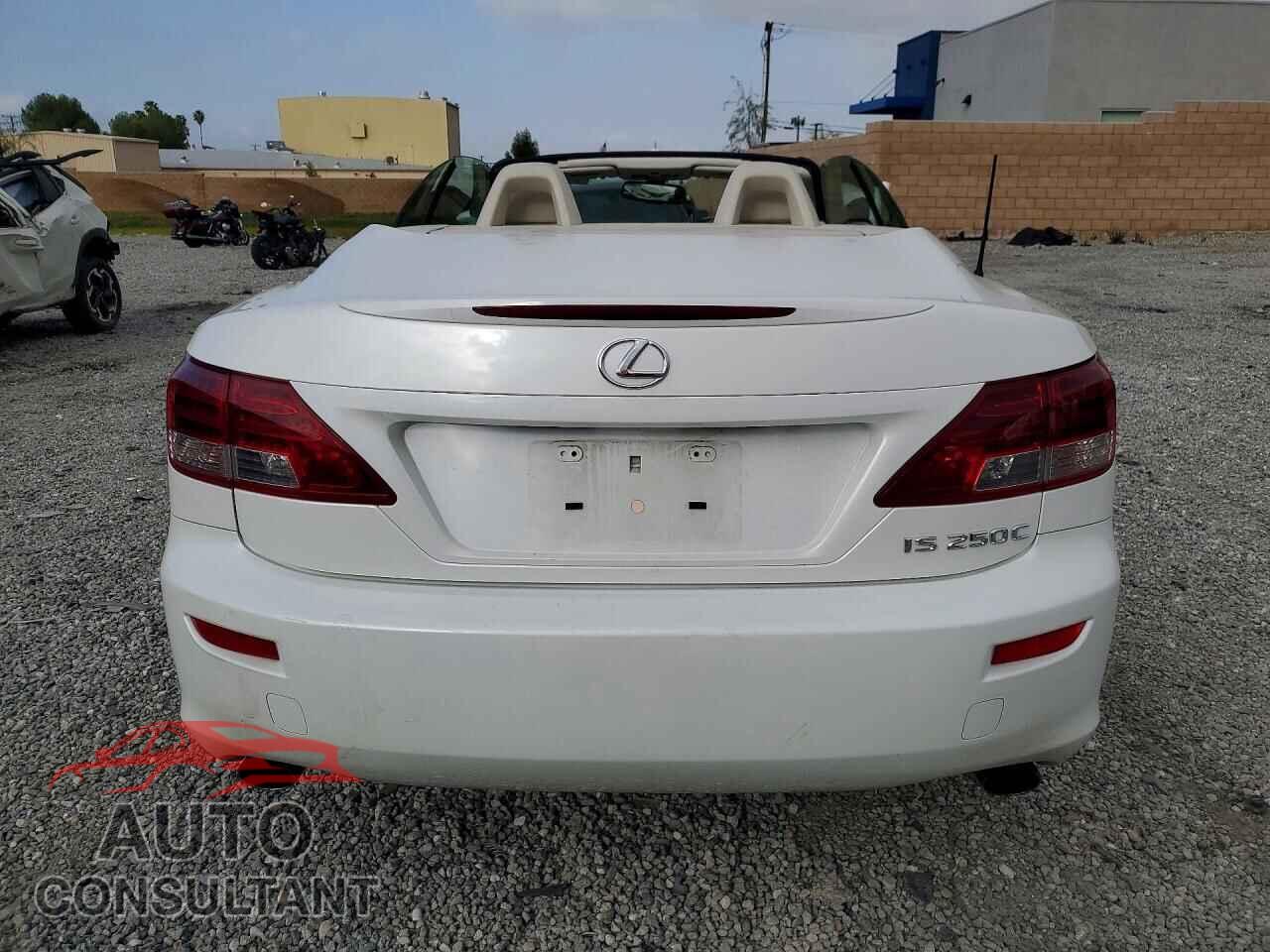 LEXUS IS 2011 - JTHFF2C21B2521039