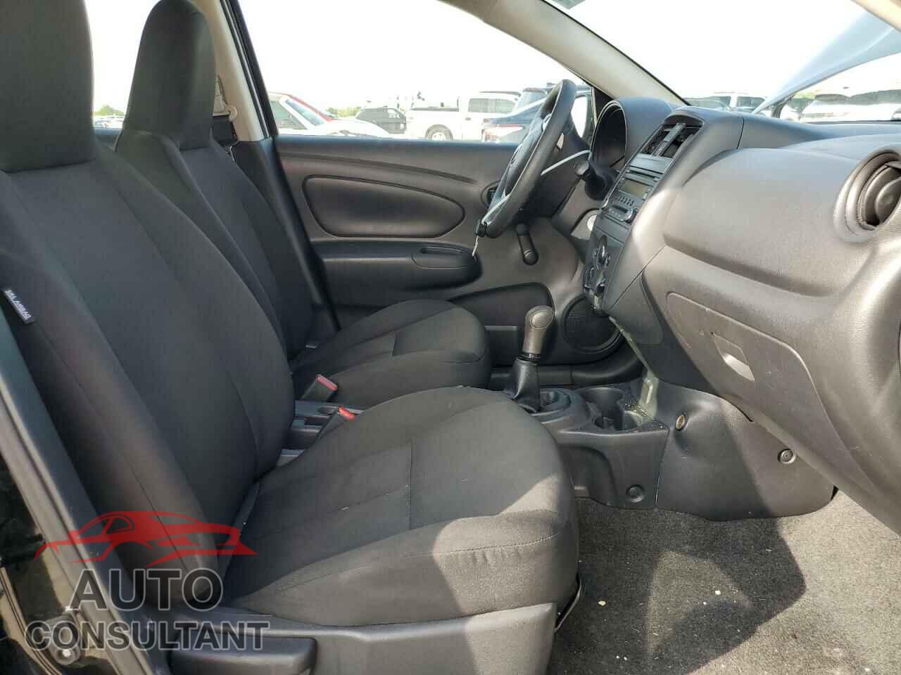 NISSAN VERSA 2017 - 3N1CN7AP1HL855228