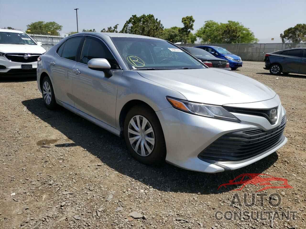 TOYOTA CAMRY 2018 - 4T1B11HK4JU633771