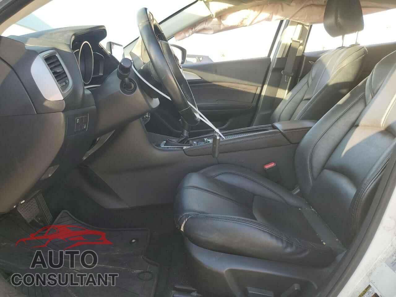 MAZDA 3 2017 - 3MZBN1L71HM121005