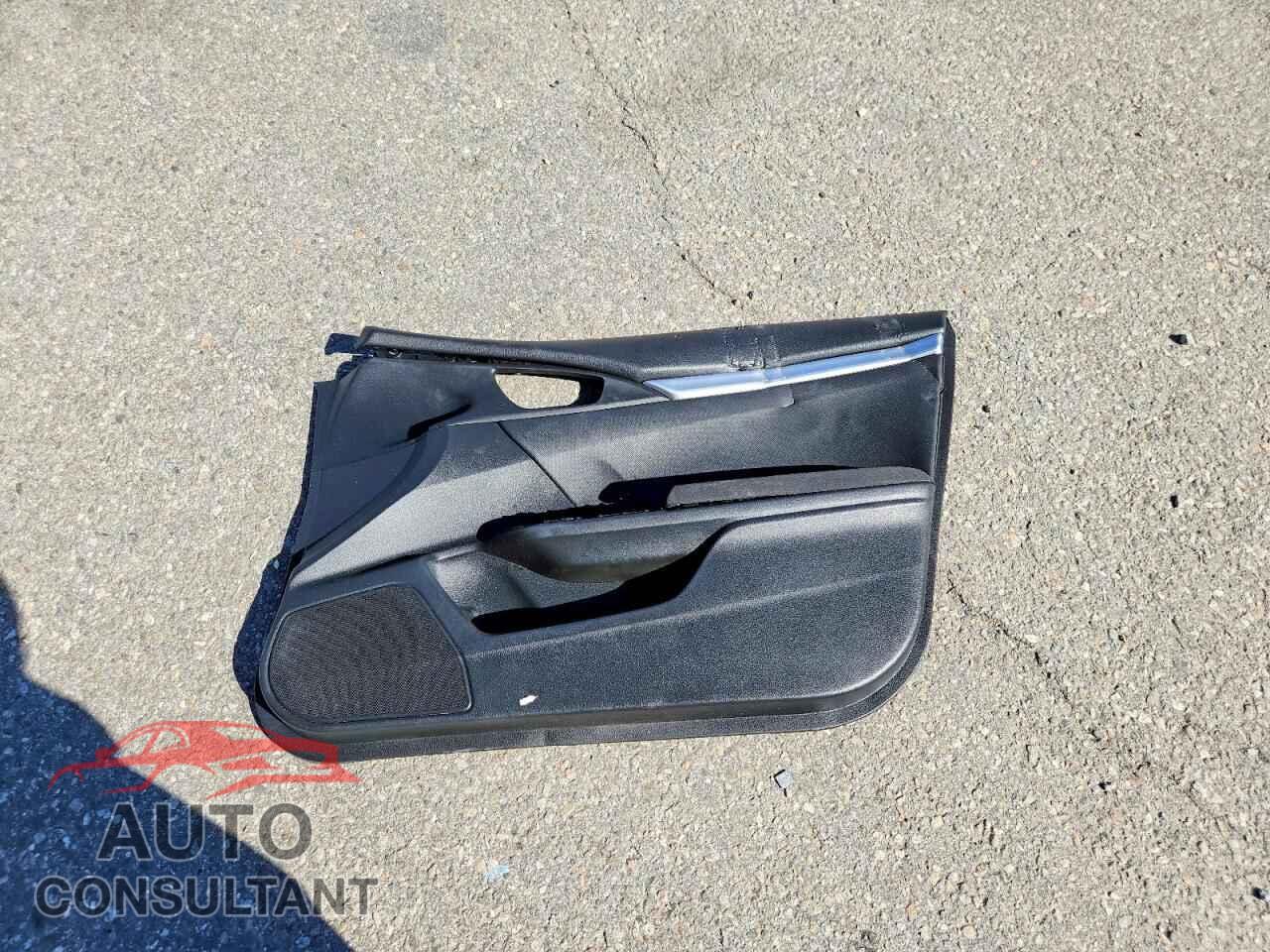 HONDA CIVIC 2019 - 2HGFC2F63KH537289