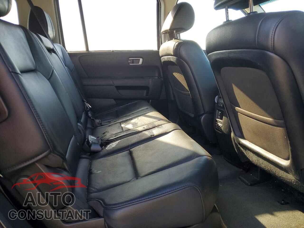HONDA PILOT 2013 - 5FNYF3H96DB030875