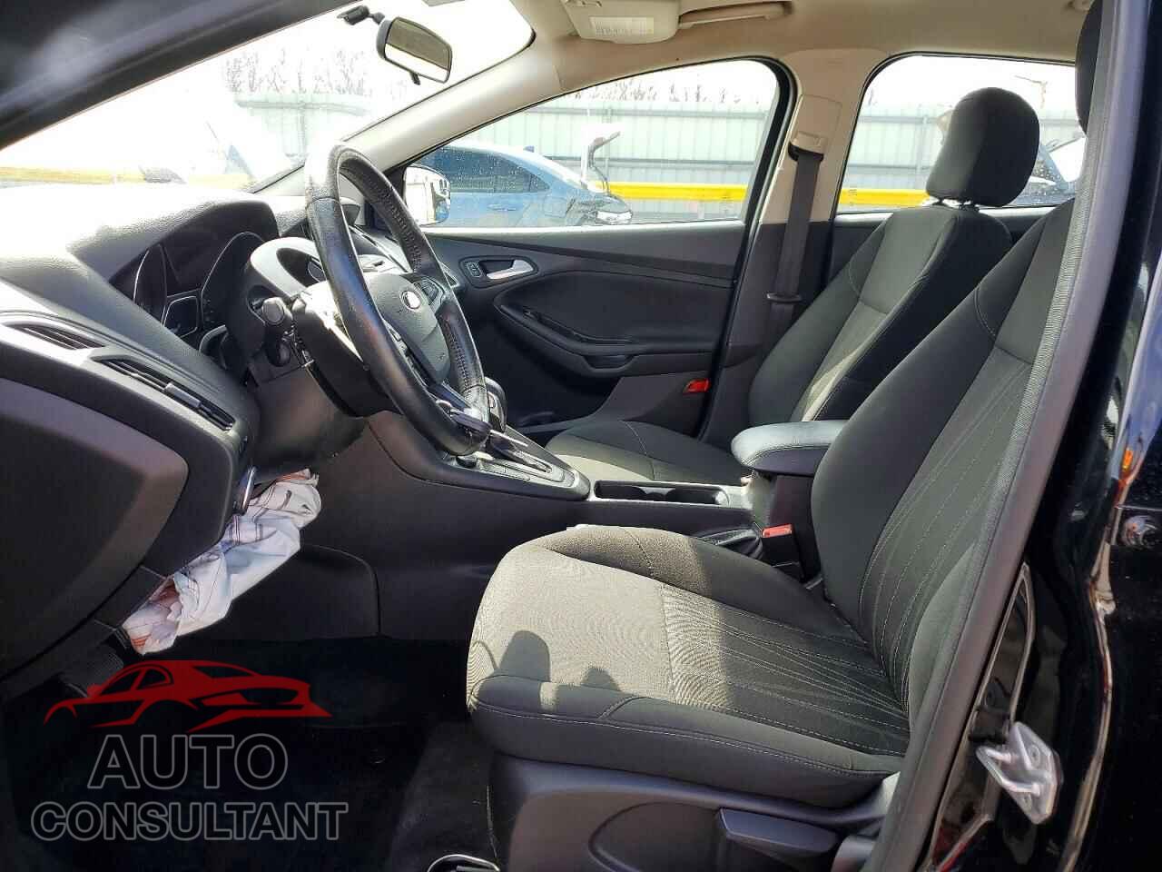 FORD FOCUS 2017 - 1FADP3F23HL344736